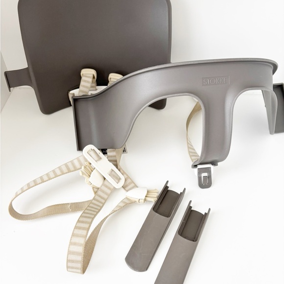 Stokke Tripp Trapp Baby Set in Hazy Grey - Picture 2 of 7